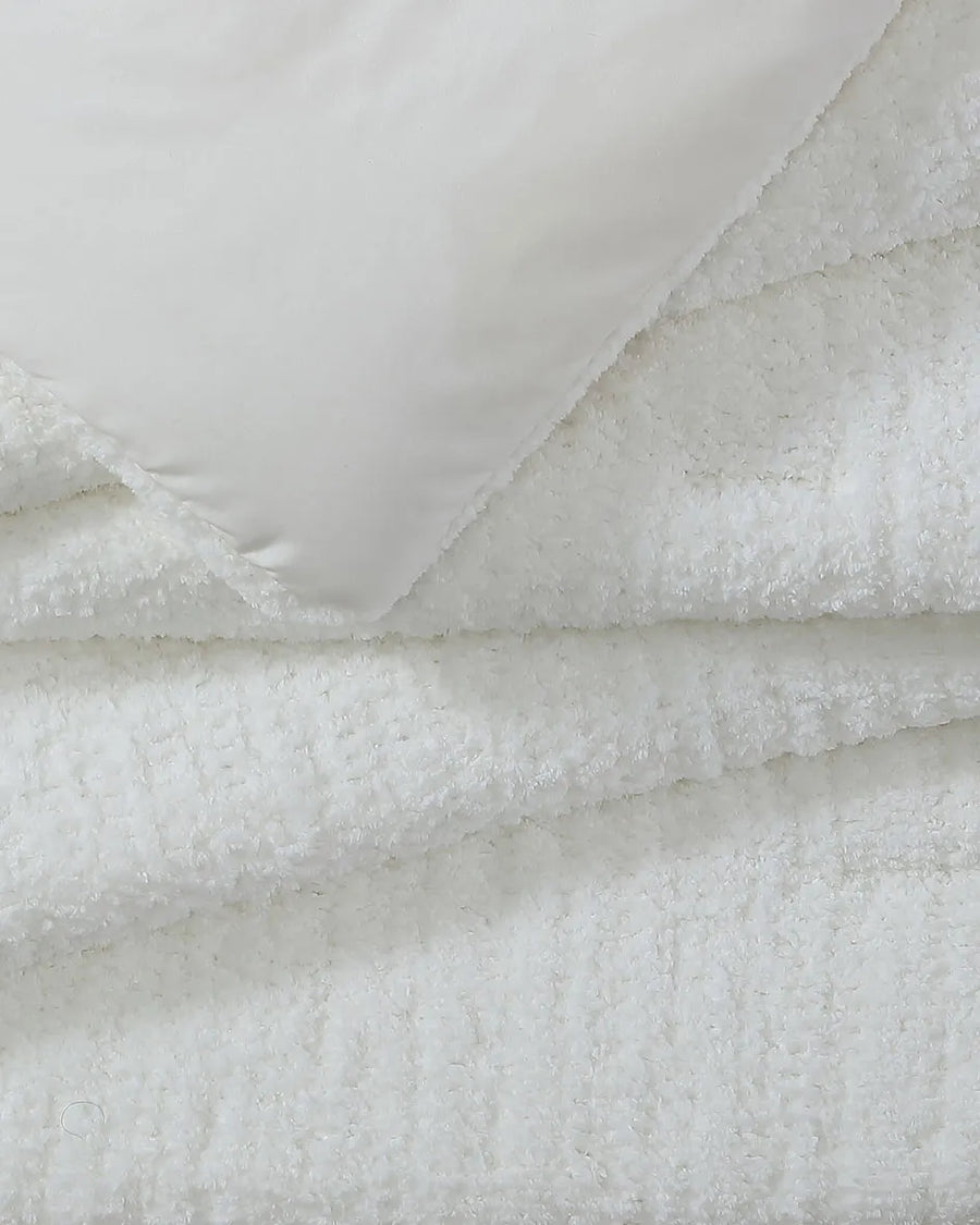 Snug Stitch Comforter Bundle Off White