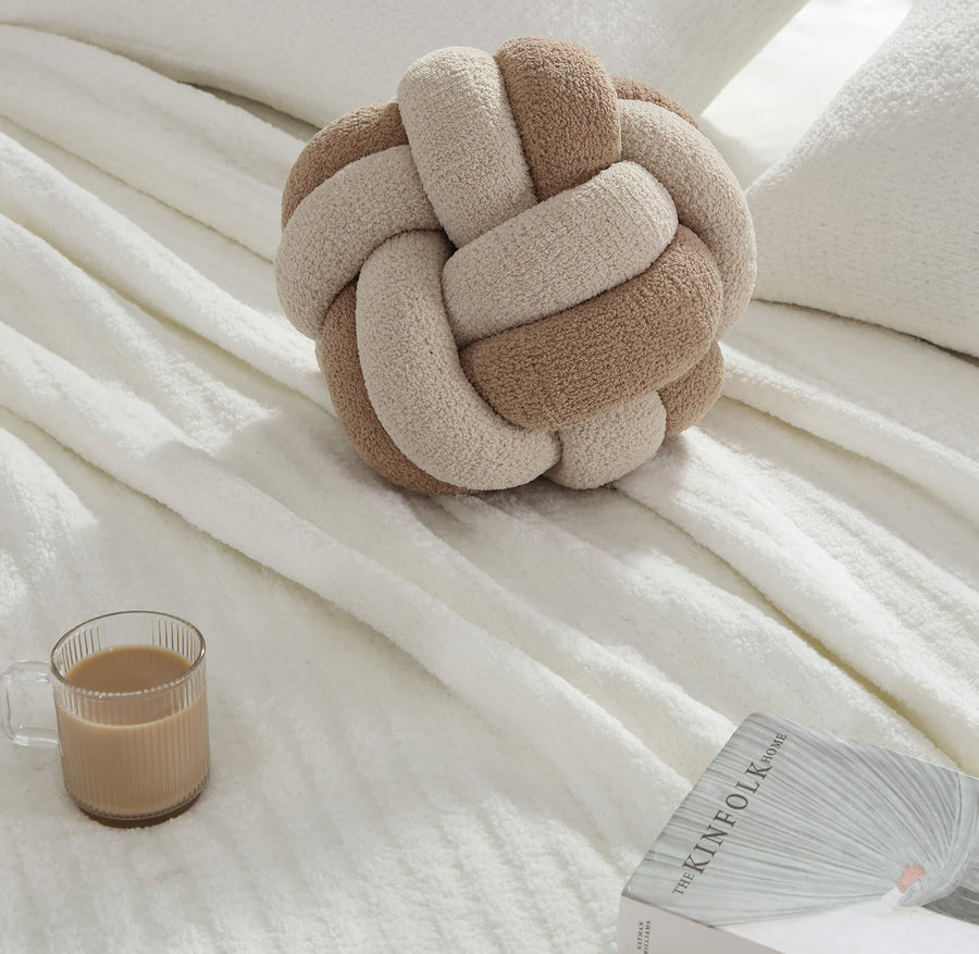 Knot Pillow Sahara Tan - Biscotti