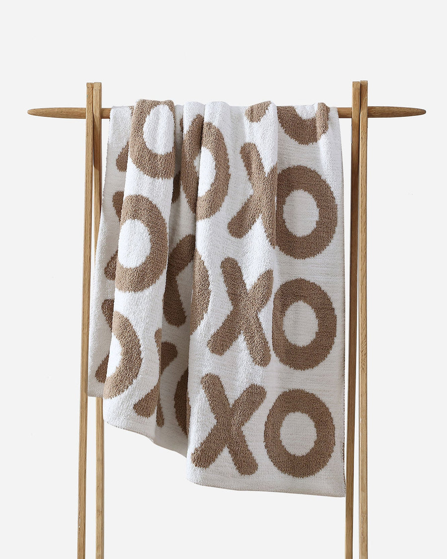 XOXO Throw Biscotti - Off White
