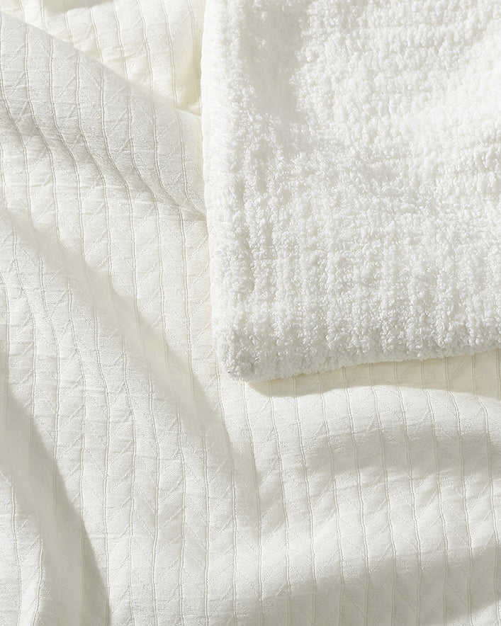 Herringbone Snug Coverlet Off White