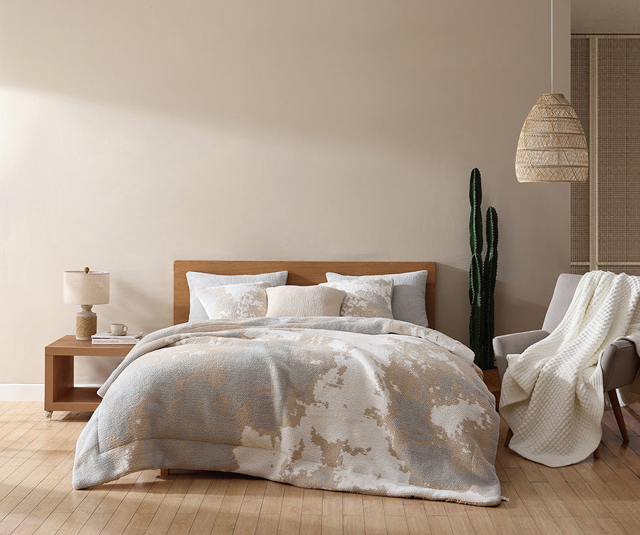 Double Snug Pixel Comforter Desert