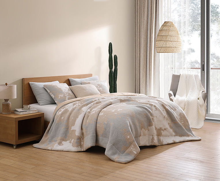 Double Snug Pixel Comforter Desert