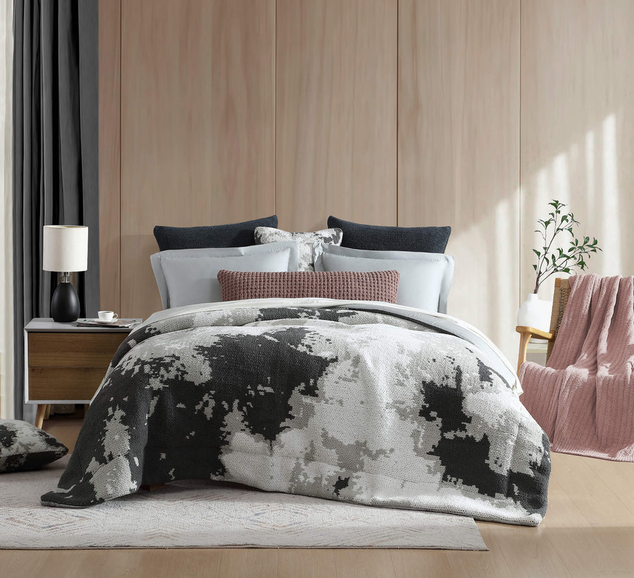 Double Snug Pixel Comforter Gray Camo